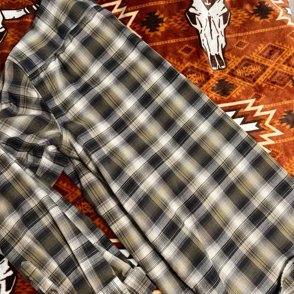 CARHARTT MEN’S HUBBARD PLAID FLANNEL SHIRT - Picture 4 of 7